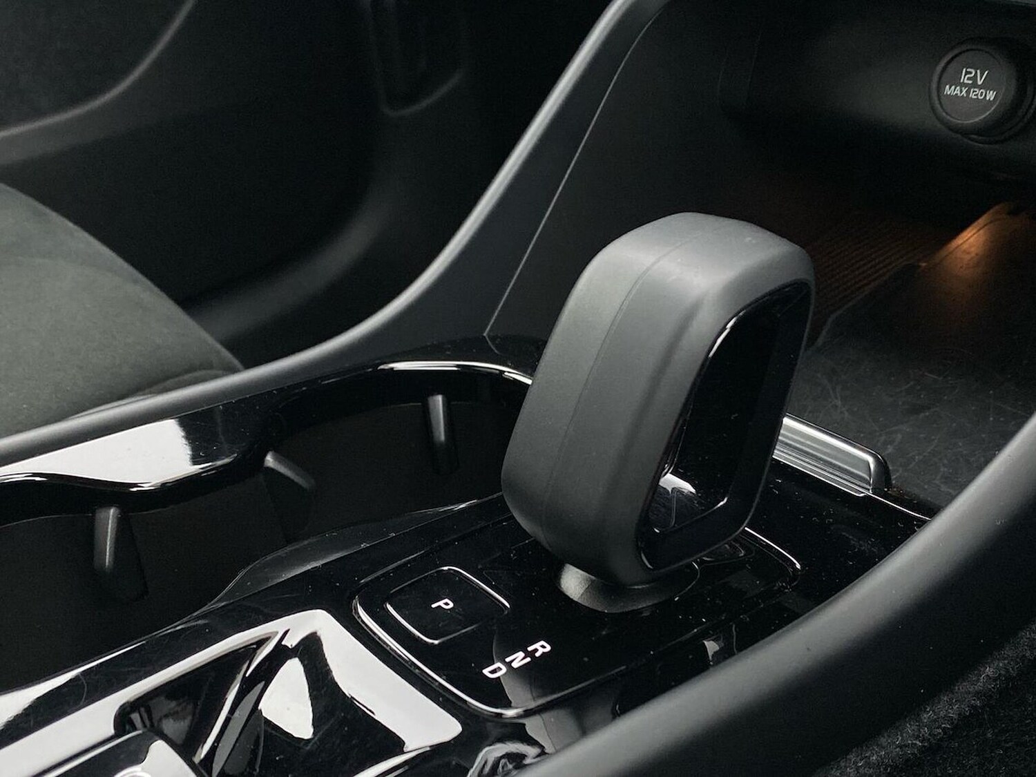 Used Volvo XC40 2023 for sale - 76477216: Photo 40