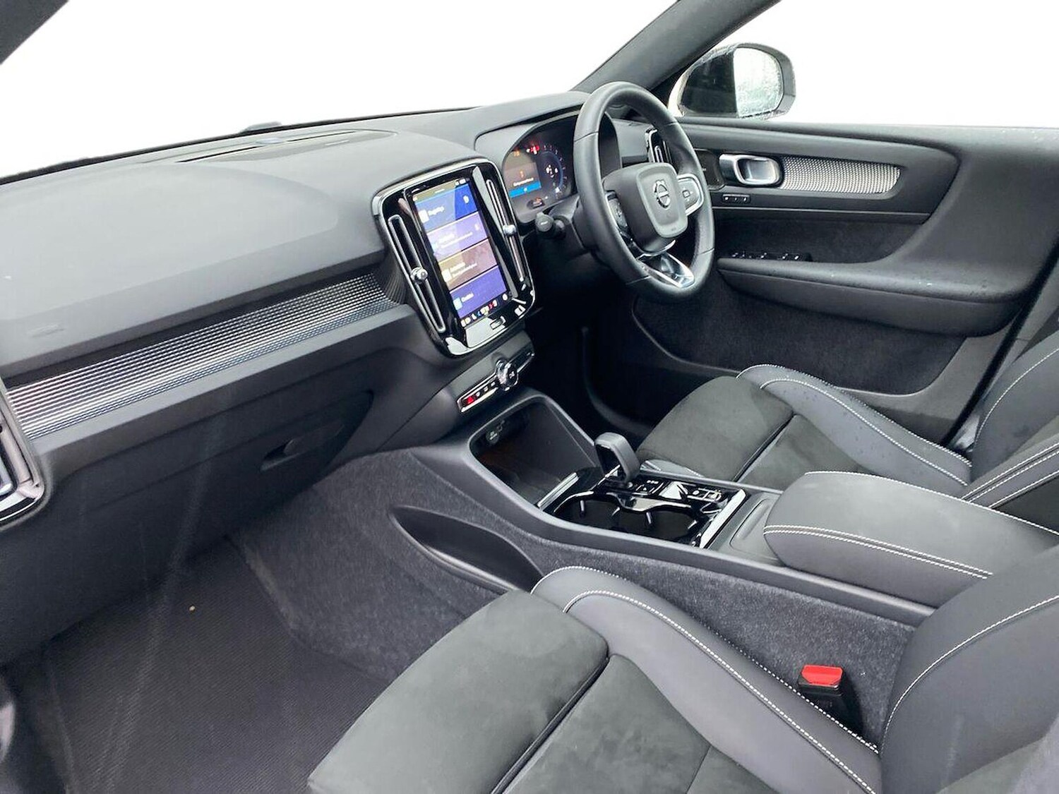 Used Volvo XC40 2023 for sale - 76477216: Photo 7