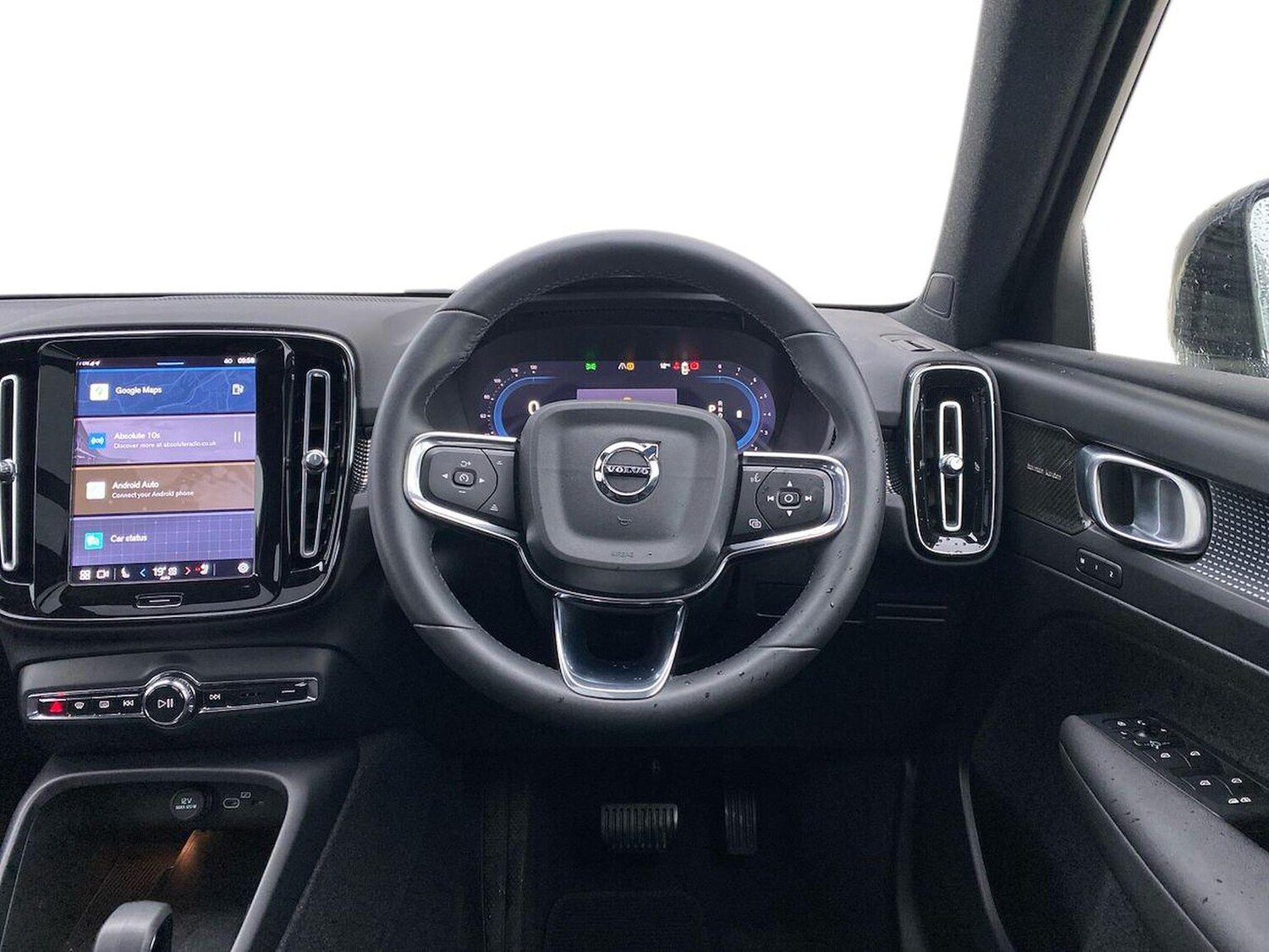 Used Volvo XC40 2023 for sale - 76477216: Photo 9