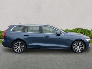 Used Volvo V60 2021 for sale - 78310473: Photo
