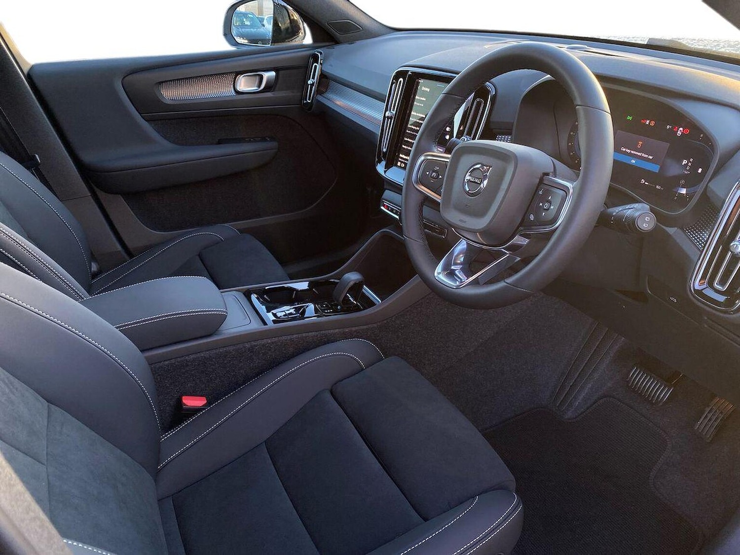 Used Volvo XC40 2025 for sale - 77489689: Photo 15