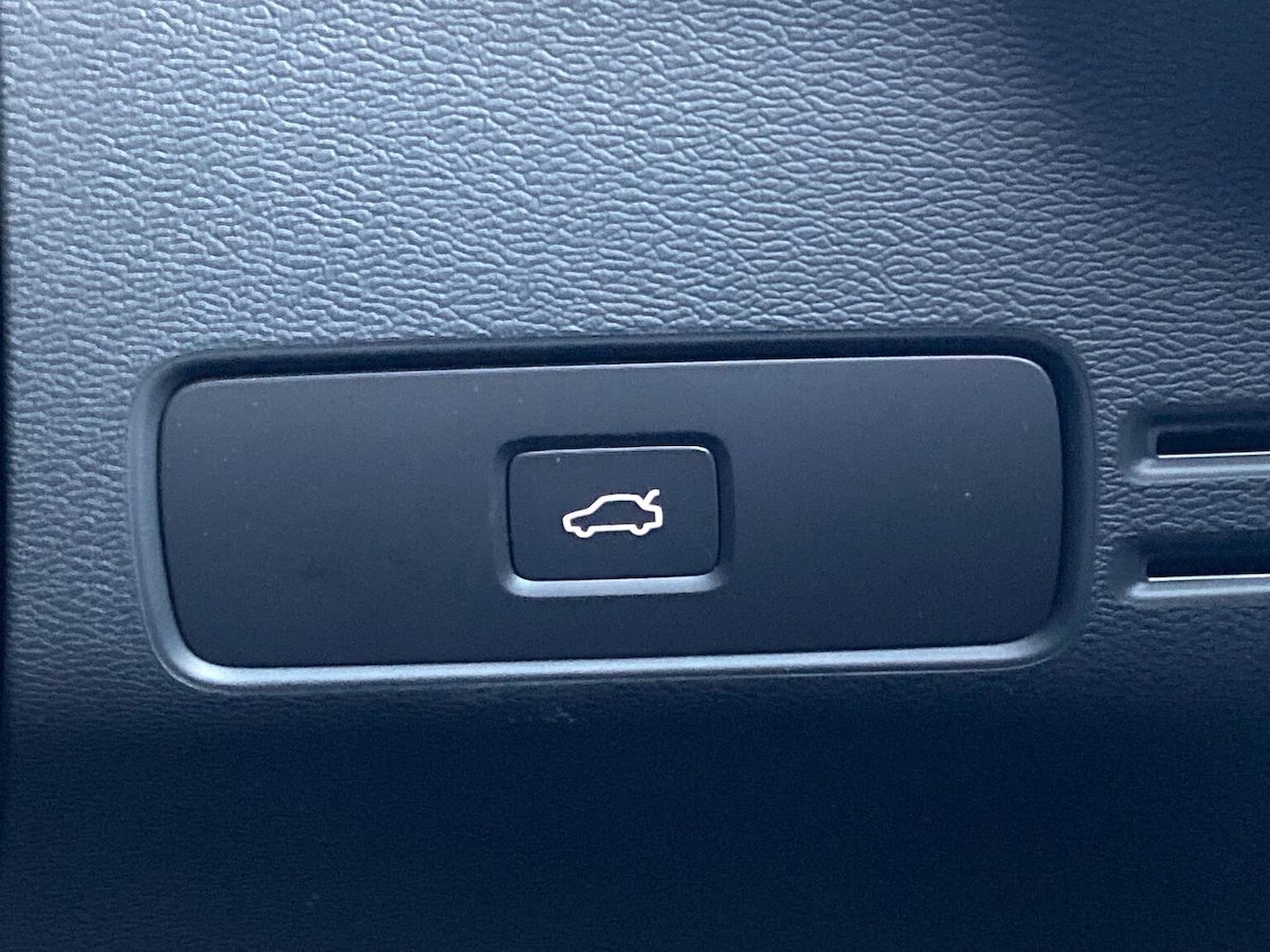 Used Volvo XC40 2025 for sale - 77489689: Photo 22