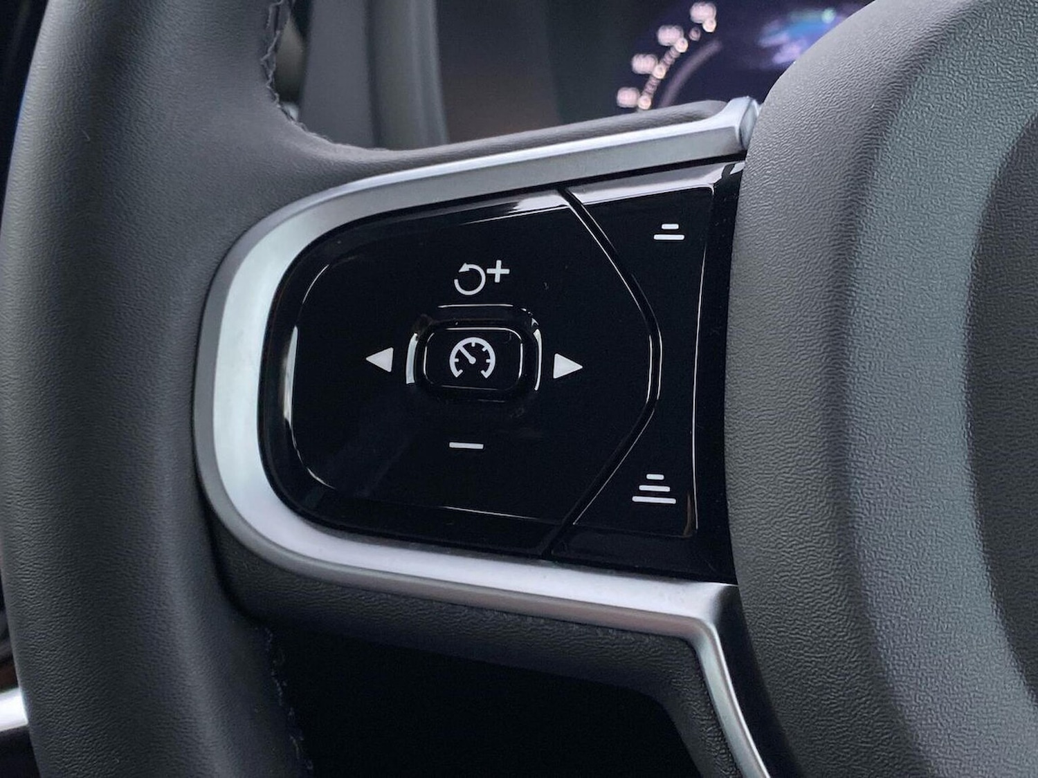 Used Volvo V60 2025 for sale - 76892162: Photo 28