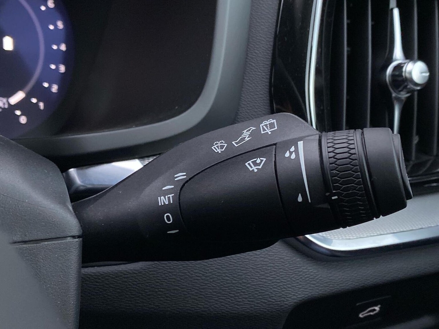 Used Volvo V60 2025 for sale - 76892162: Photo 29