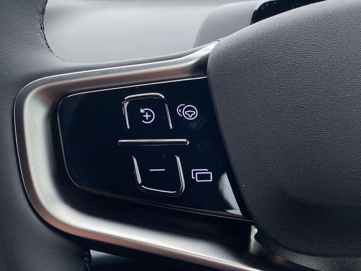 Used Volvo EX30 2025 for sale - 76490752: Photo 27