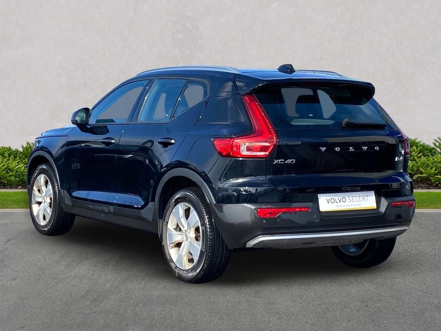 Used Volvo XC40 2020 for sale - 78191141: Photo 2