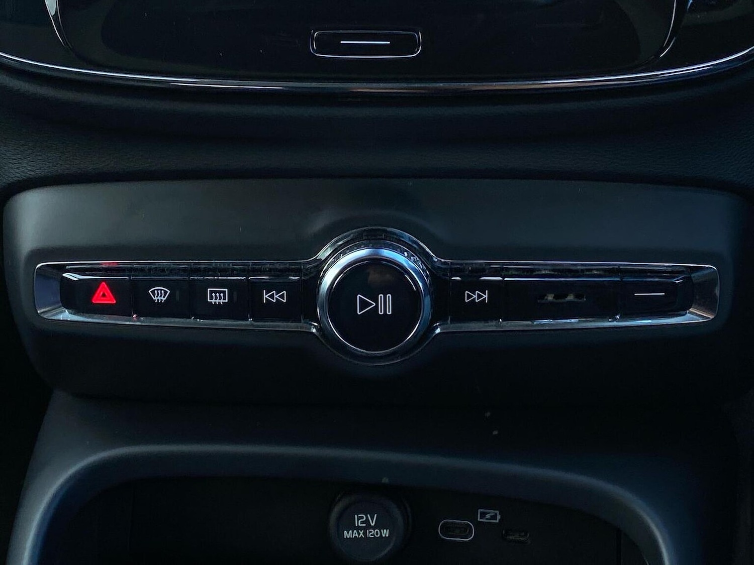 Used Volvo XC40 2022 for sale - 77888671: Photo 12