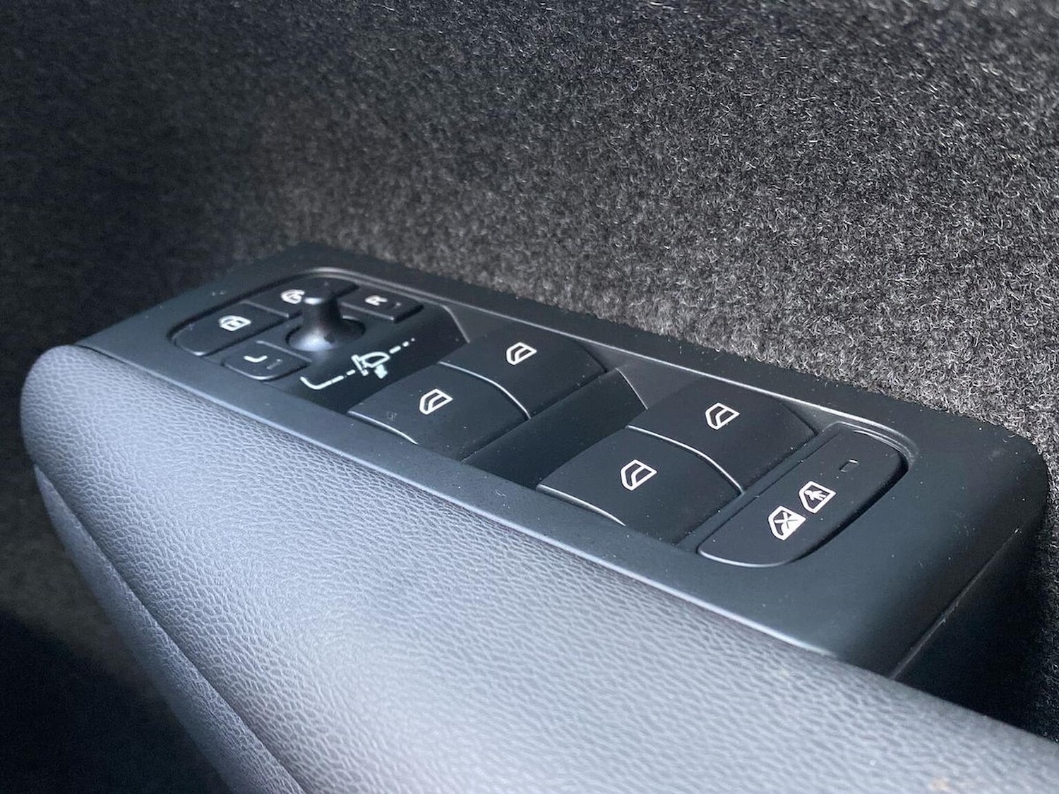 Used Volvo XC40 2022 for sale - 77888671: Photo 21