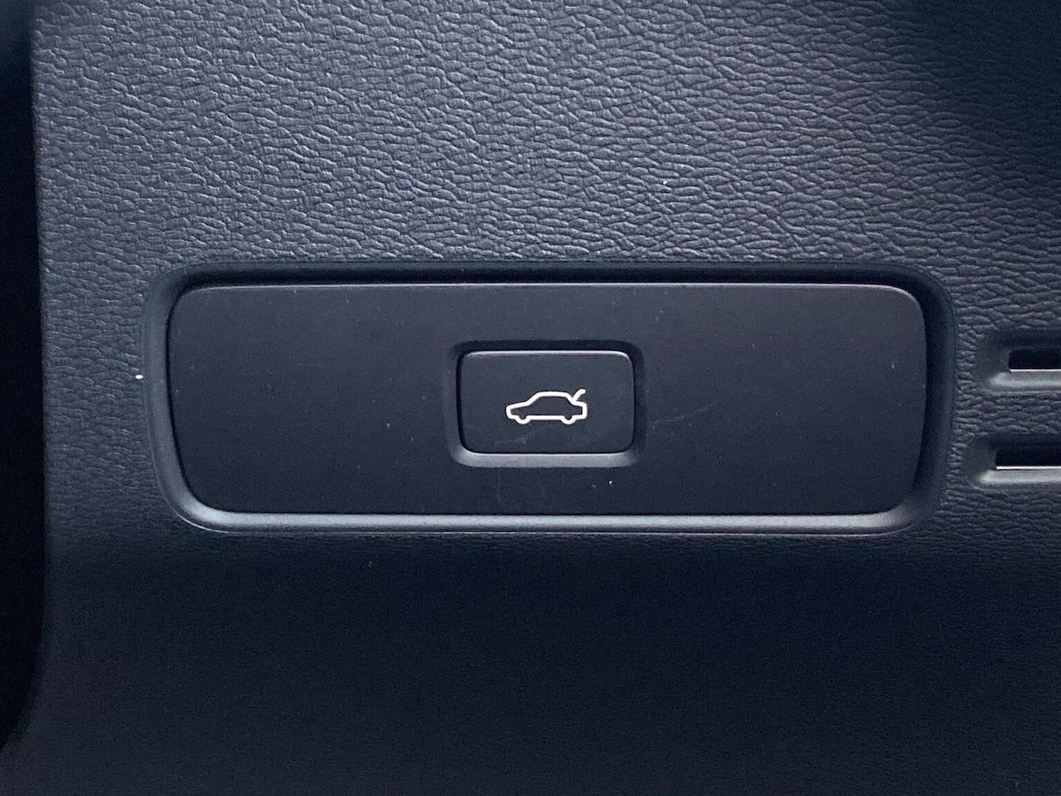 Used Volvo XC40 2022 for sale - 77888671: Photo 22