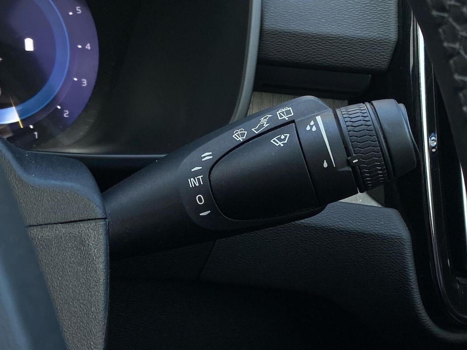 Used Volvo XC40 2022 for sale - 77888671: Photo 28