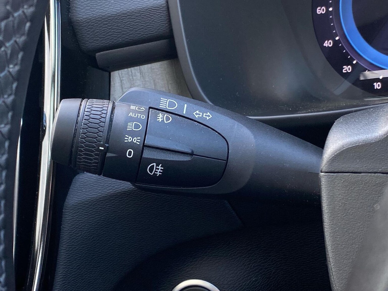 Used Volvo XC40 2022 for sale - 77888671: Photo 29