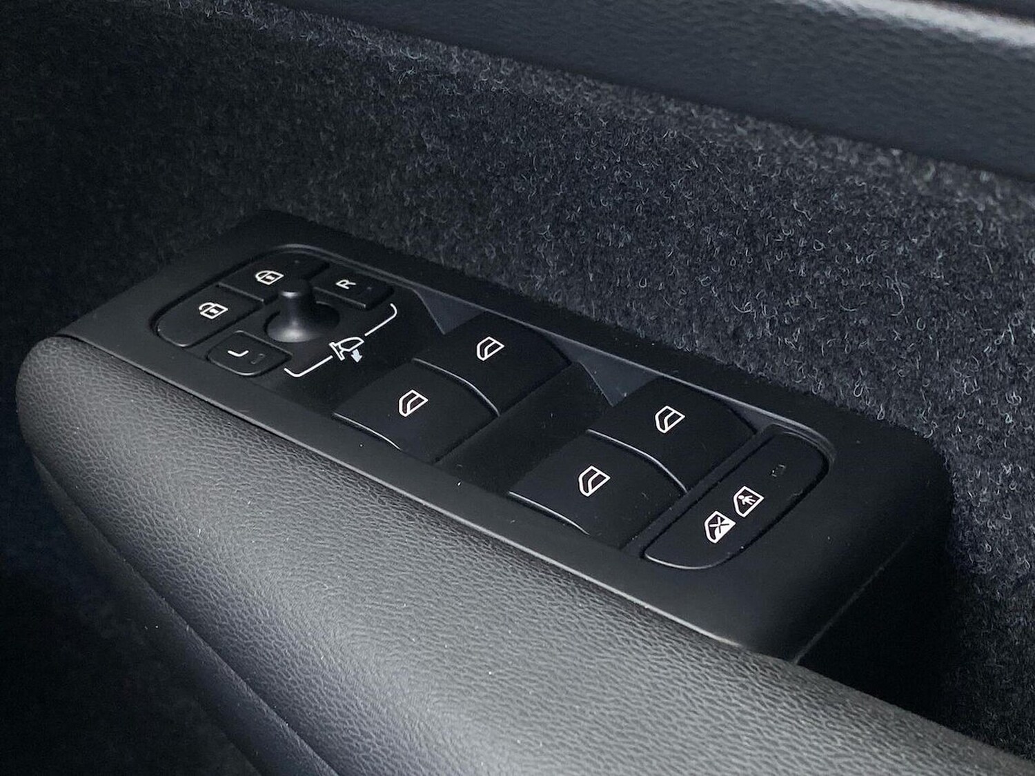 Used Volvo XC40 2019 for sale - 78191221: Photo 23