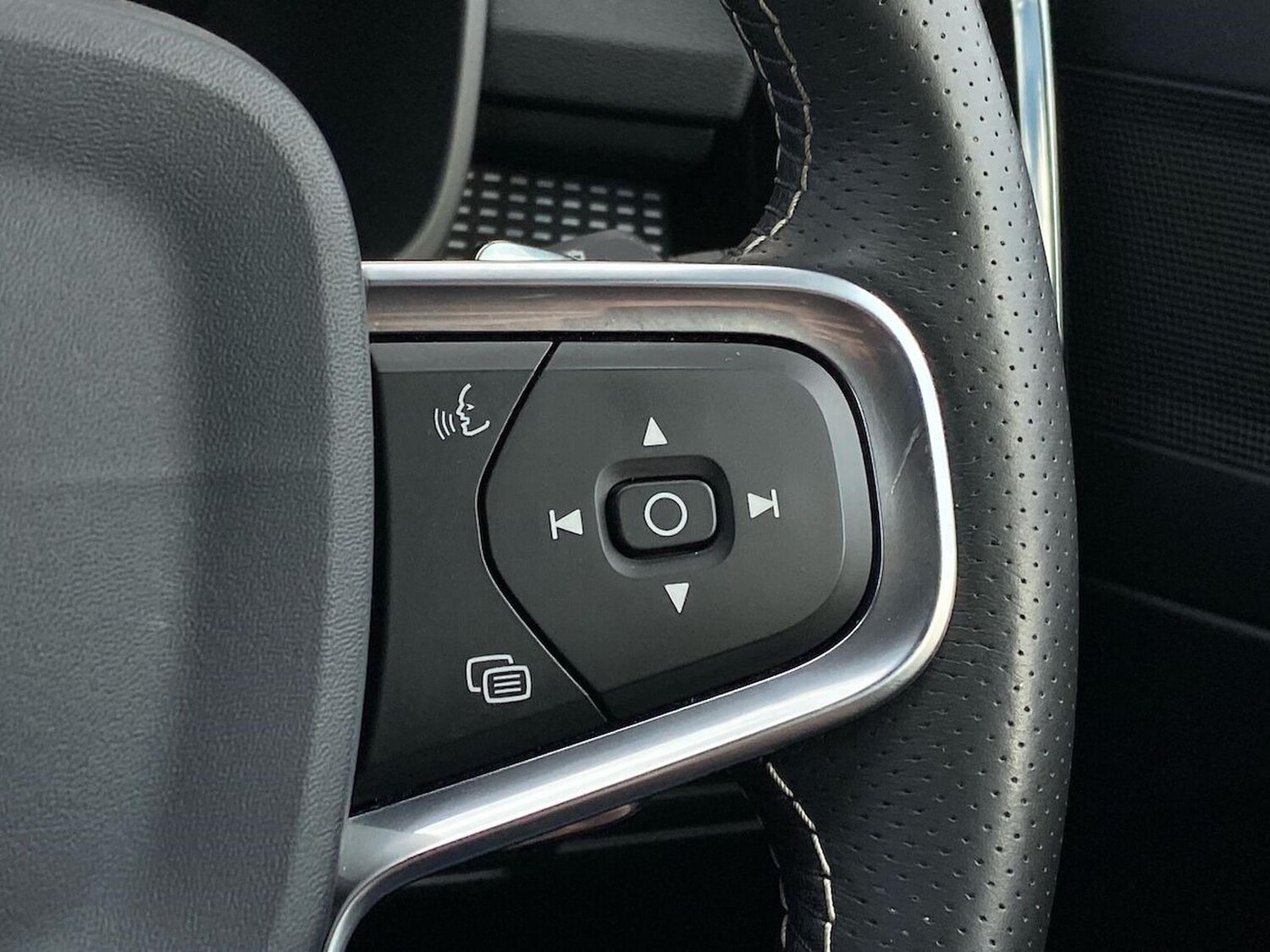 Used Volvo XC40 2019 for sale - 78191221: Photo 27