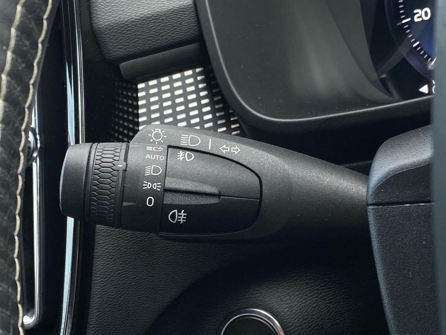 Used Volvo XC40 2019 for sale - 78191221: Photo 30