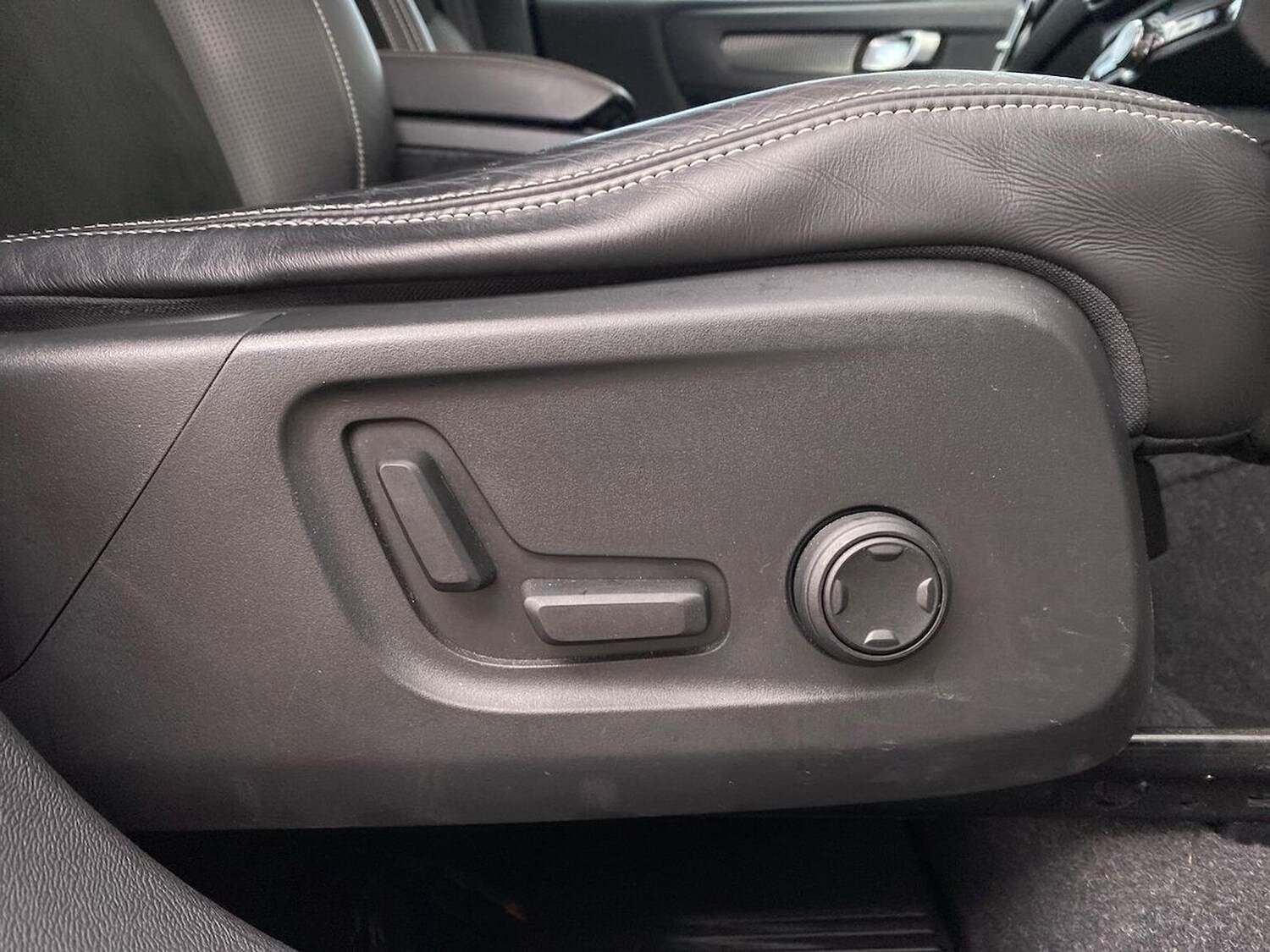 Used Volvo XC40 2019 for sale - 78191221: Photo 31