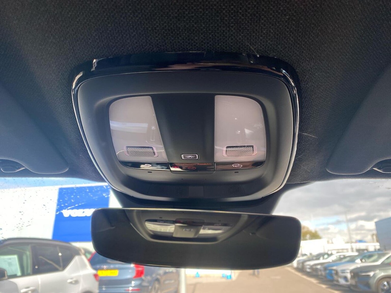 Used Volvo XC40 2023 for sale - 76082476: Photo 15