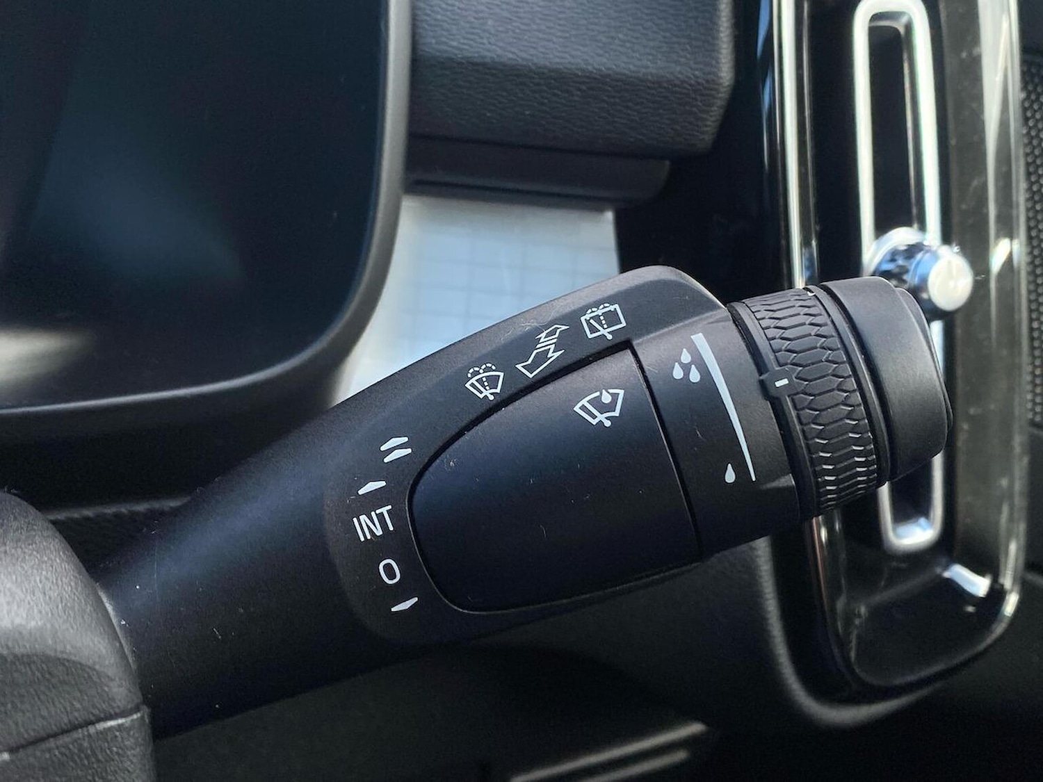 Used Volvo XC40 2023 for sale - 76082476: Photo 29
