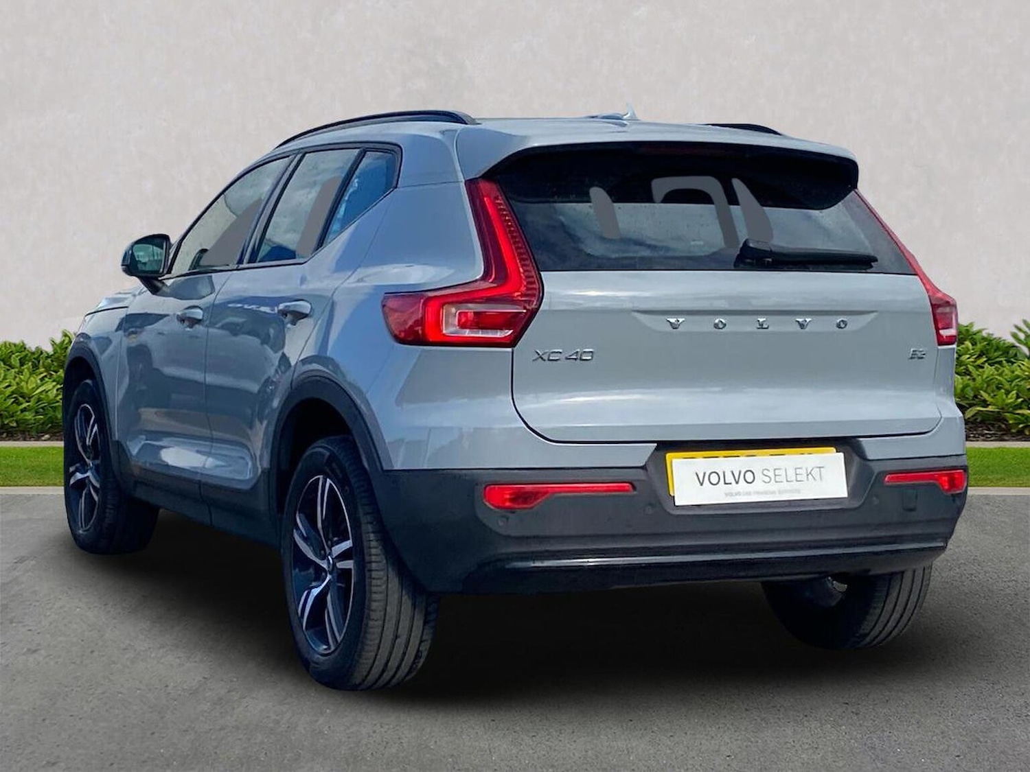 Used Volvo XC40 2023 for sale - 76082476: Photo 3