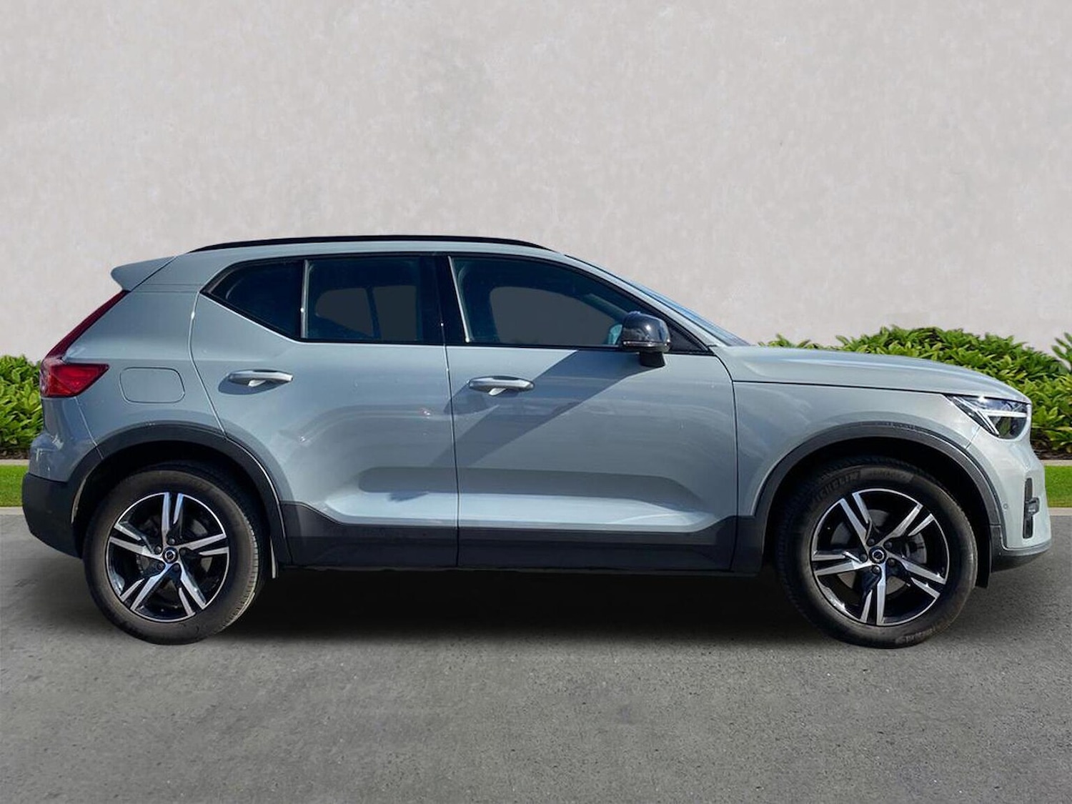 Used Volvo XC40 2023 for sale - 76082476: Photo 4