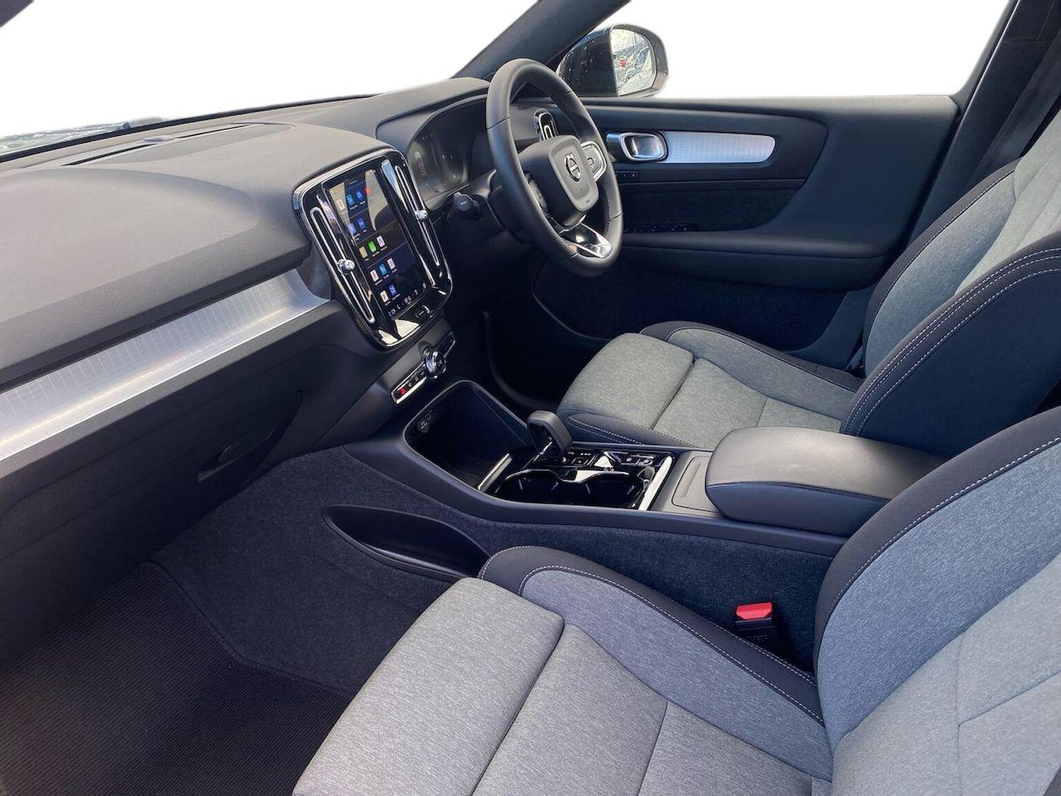 Used Volvo XC40 2023 for sale - 76082476: Photo 8