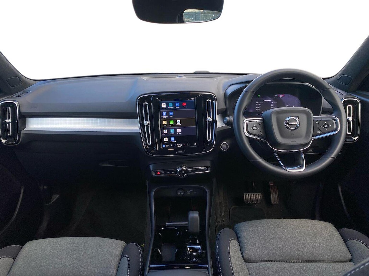 Used Volvo XC40 2023 for sale - 76082476: Photo 9