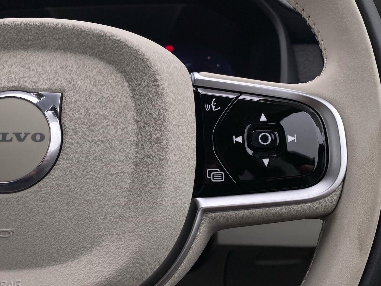 Used Volvo XC90 2025 for sale - 76082480: Photo 27
