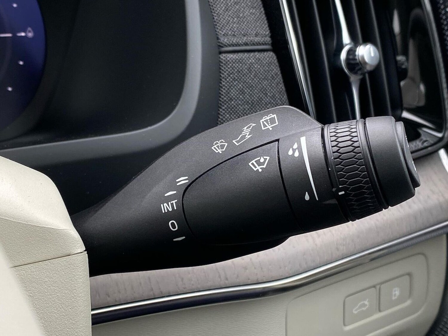 Used Volvo XC90 2025 for sale - 76082480: Photo 29