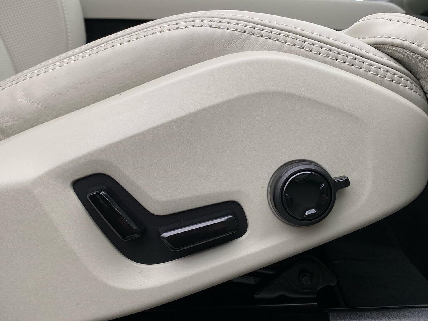 Used Volvo XC90 2025 for sale - 76082480: Photo 31