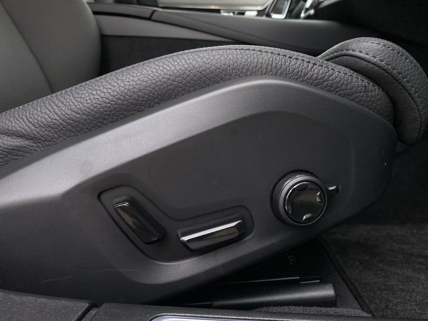 Used Volvo V90 2025 for sale - 76464699: Photo 31