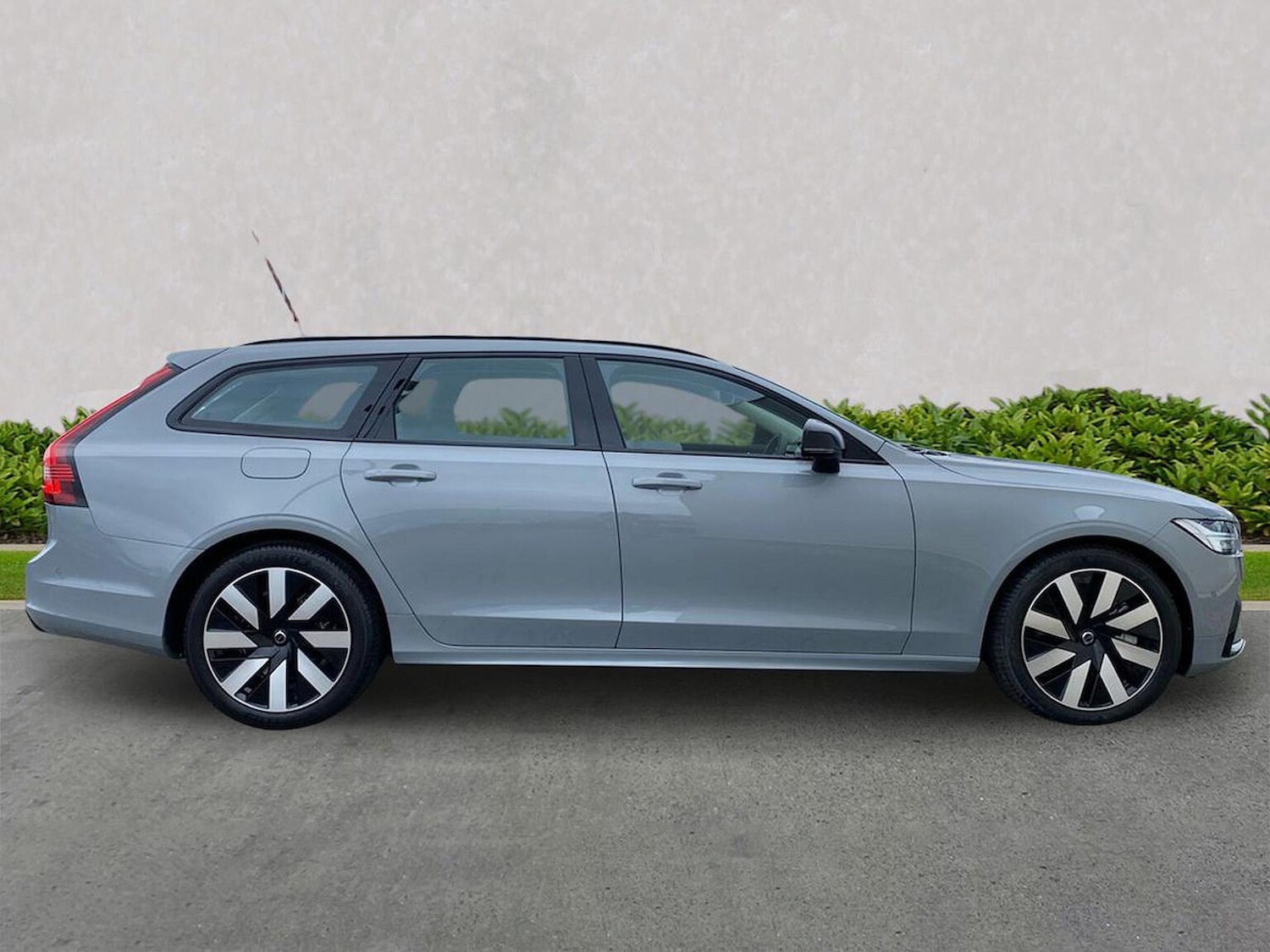 Used Volvo V90 2025 for sale - 76464699: Photo 4