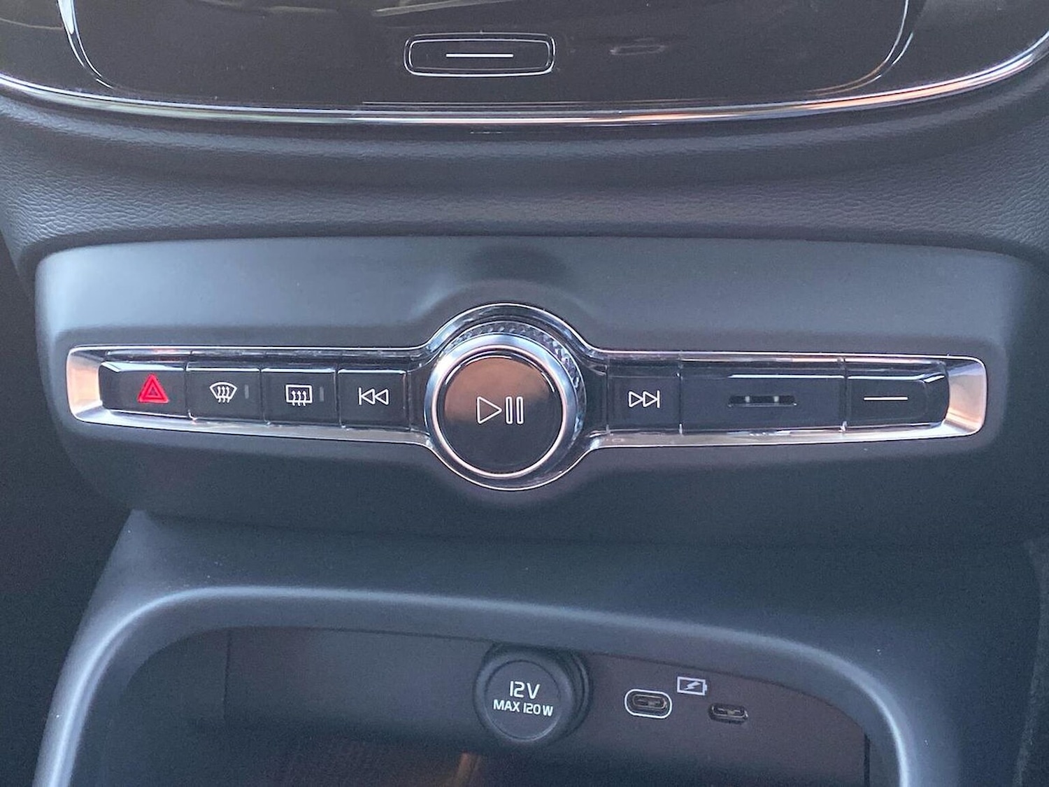 Used Volvo XC40 2022 for sale - 76893300: Photo 13