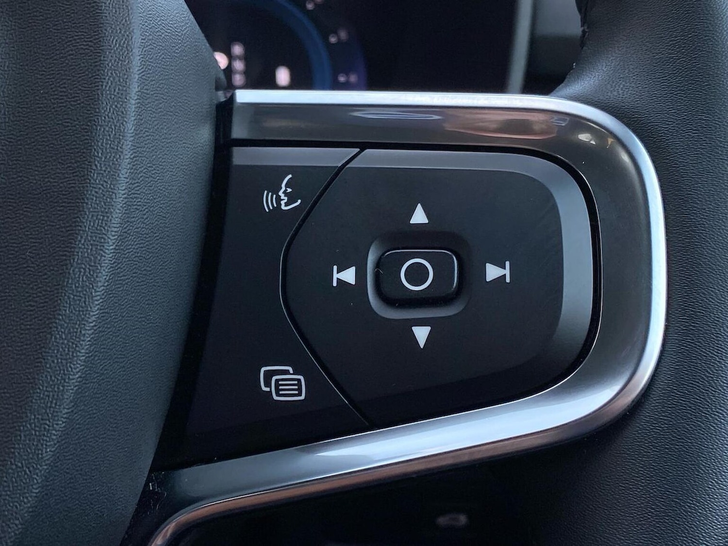 Used Volvo XC40 2022 for sale - 76893300: Photo 25