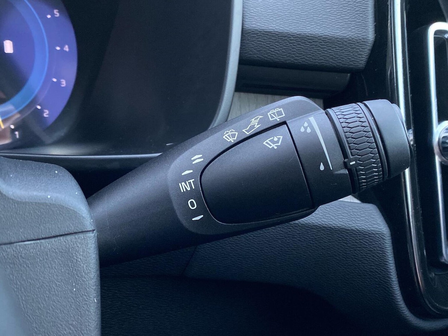 Used Volvo XC40 2022 for sale - 76893300: Photo 27