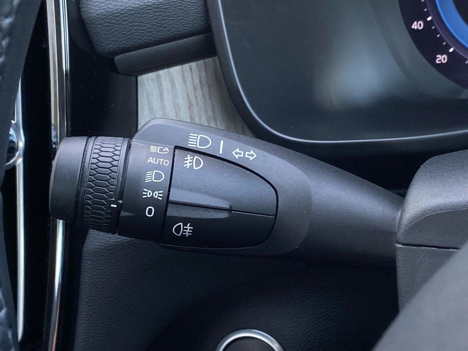 Used Volvo XC40 2022 for sale - 76893300: Photo 28