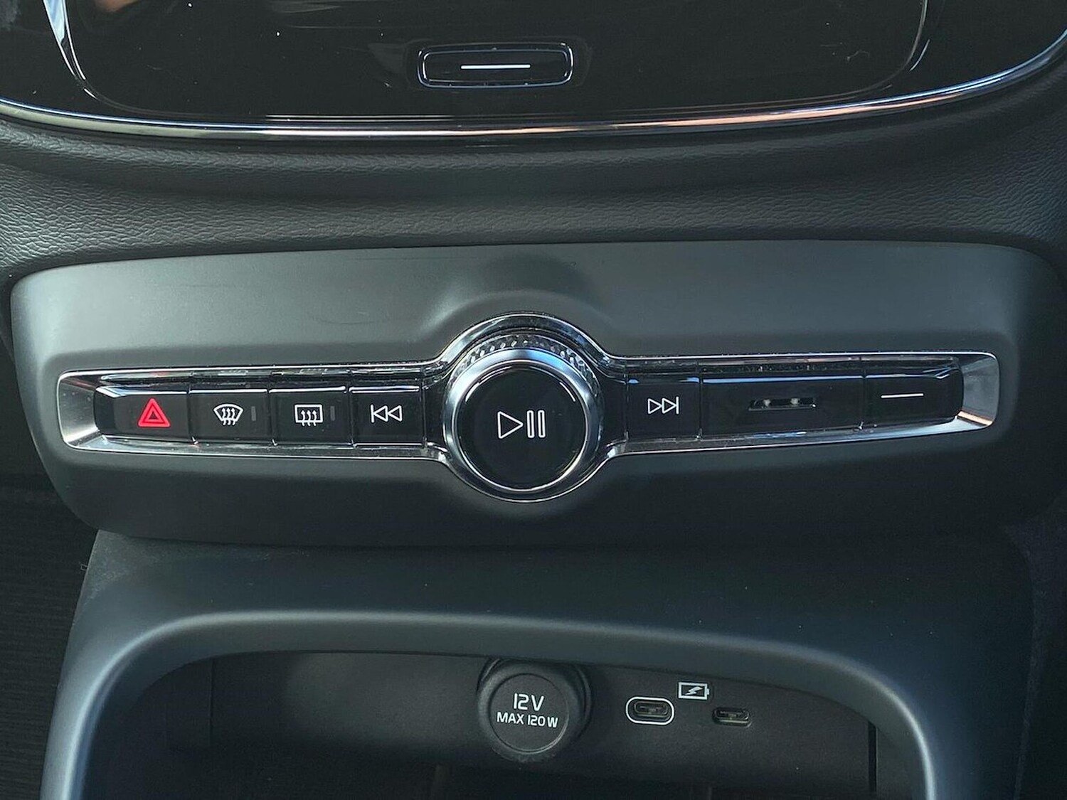 Used Volvo XC40 2024 for sale - 78191105: Photo 14