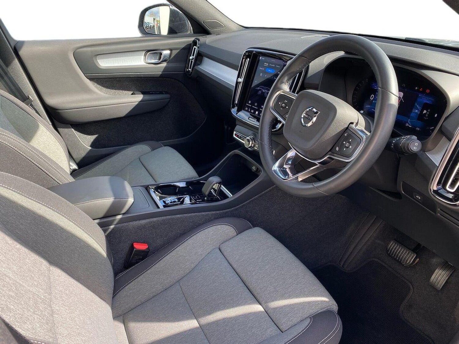 Used Volvo XC40 2024 for sale - 78191105: Photo 17