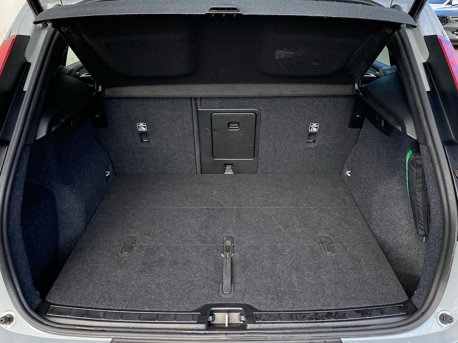 Used Volvo XC40 2024 for sale - 78191105: Photo 19