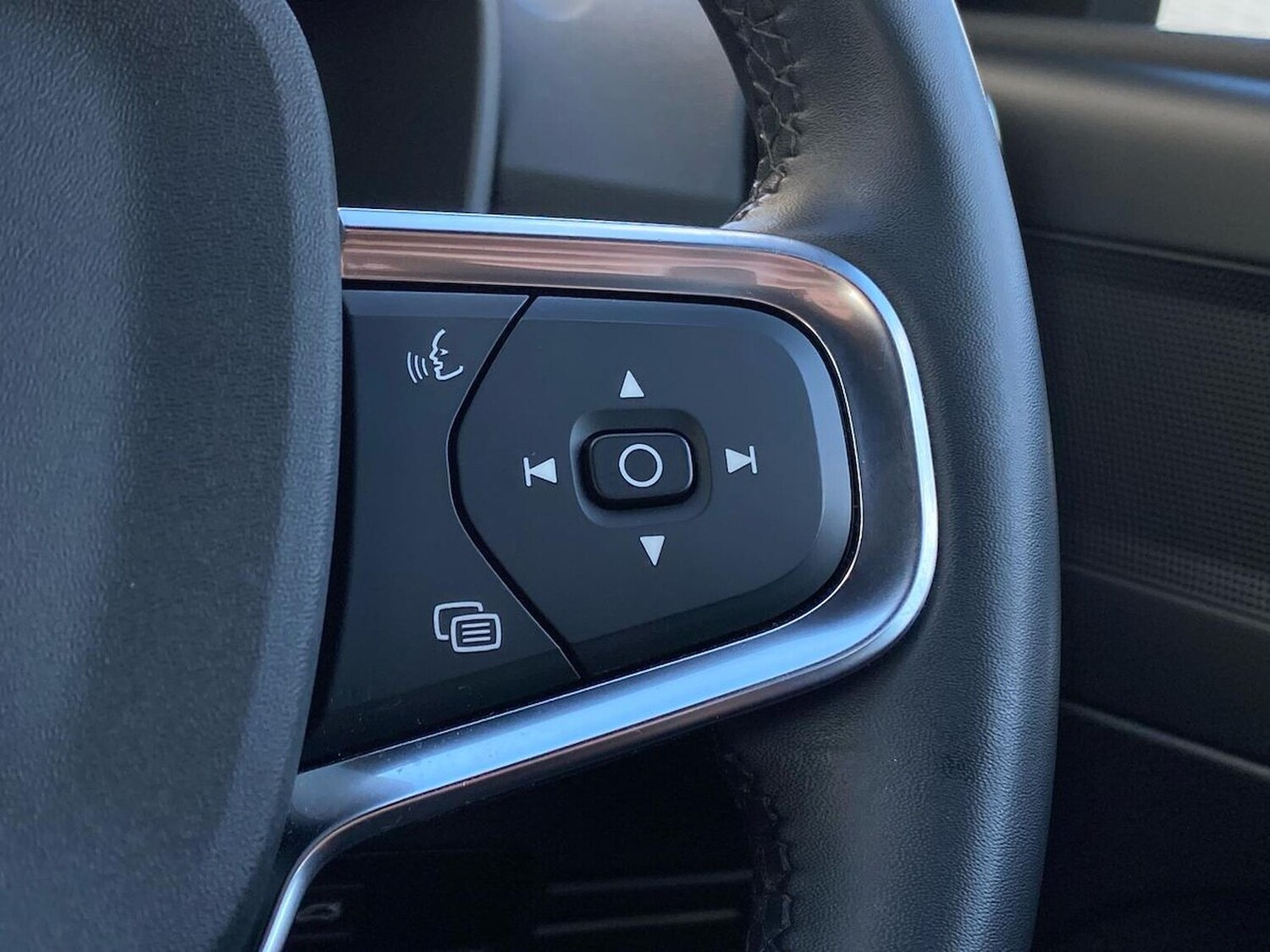 Used Volvo XC40 2024 for sale - 78191105: Photo 28