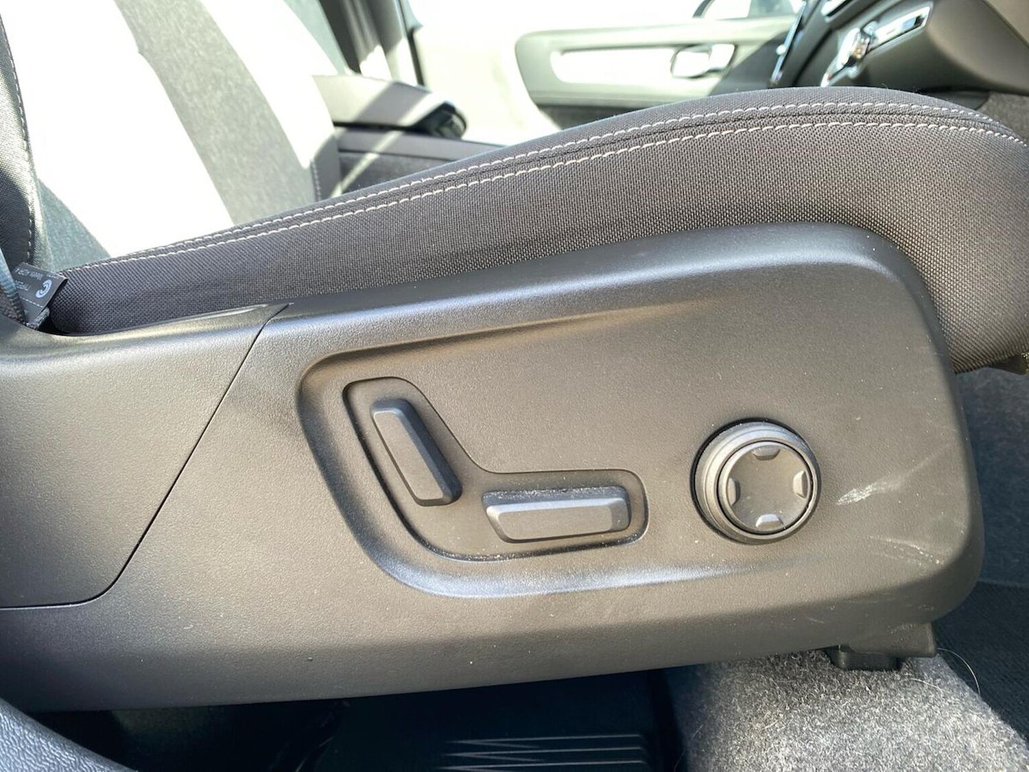 Used Volvo XC40 2024 for sale - 78191105: Photo 32