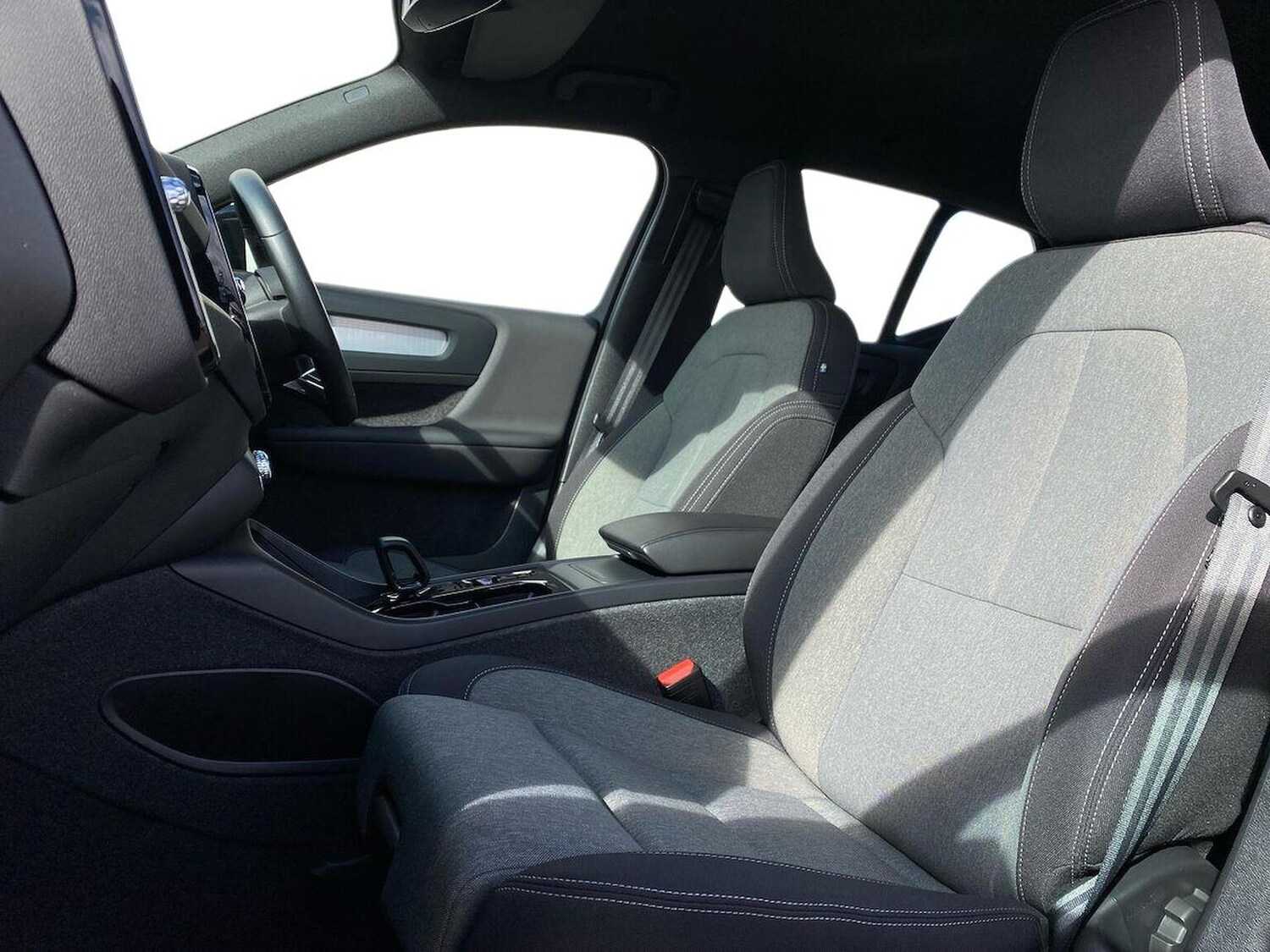 Used Volvo XC40 2024 for sale - 78191105: Photo 9