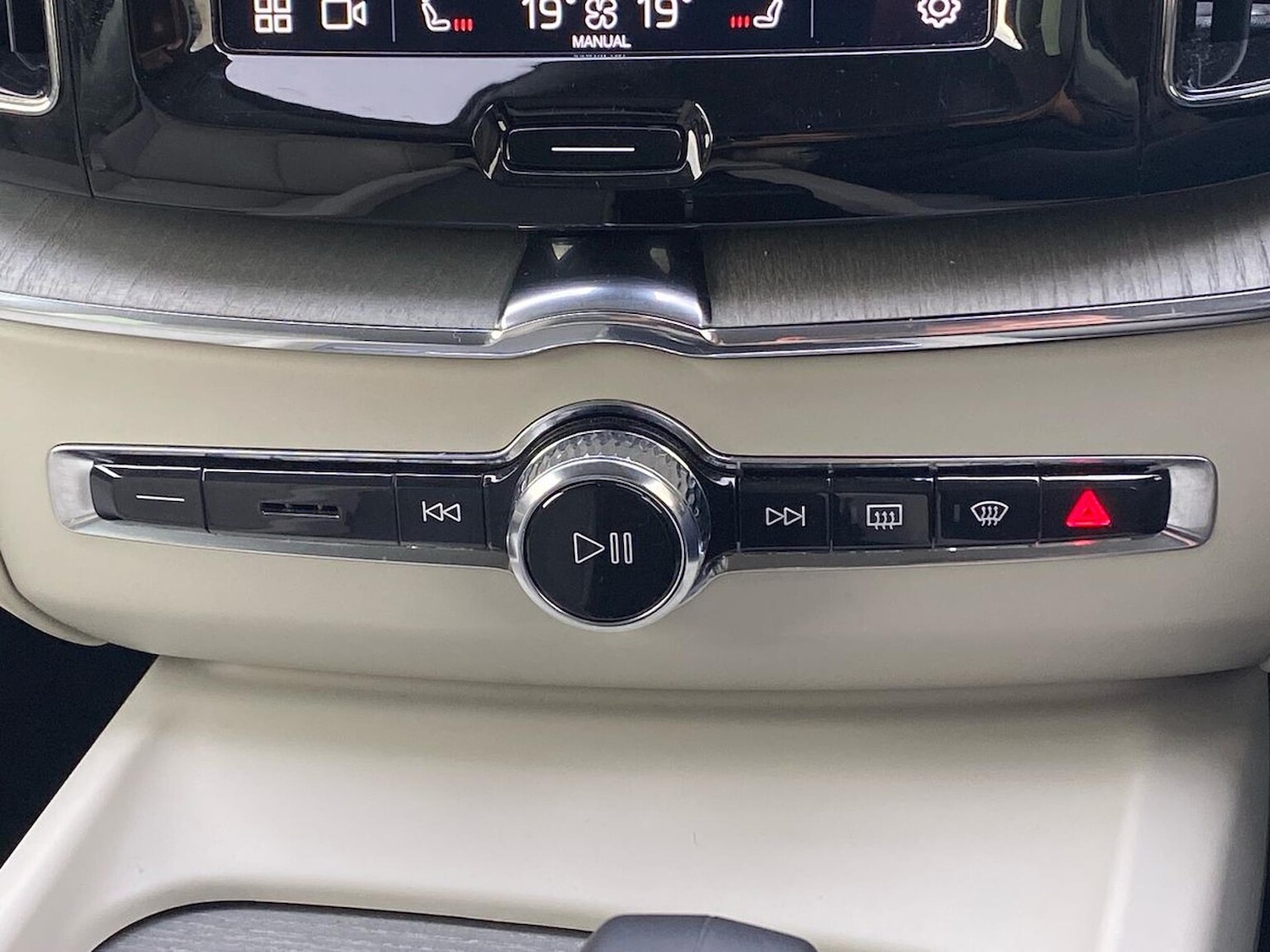 Used Volvo XC60 2023 for sale - 76402417: Photo 13