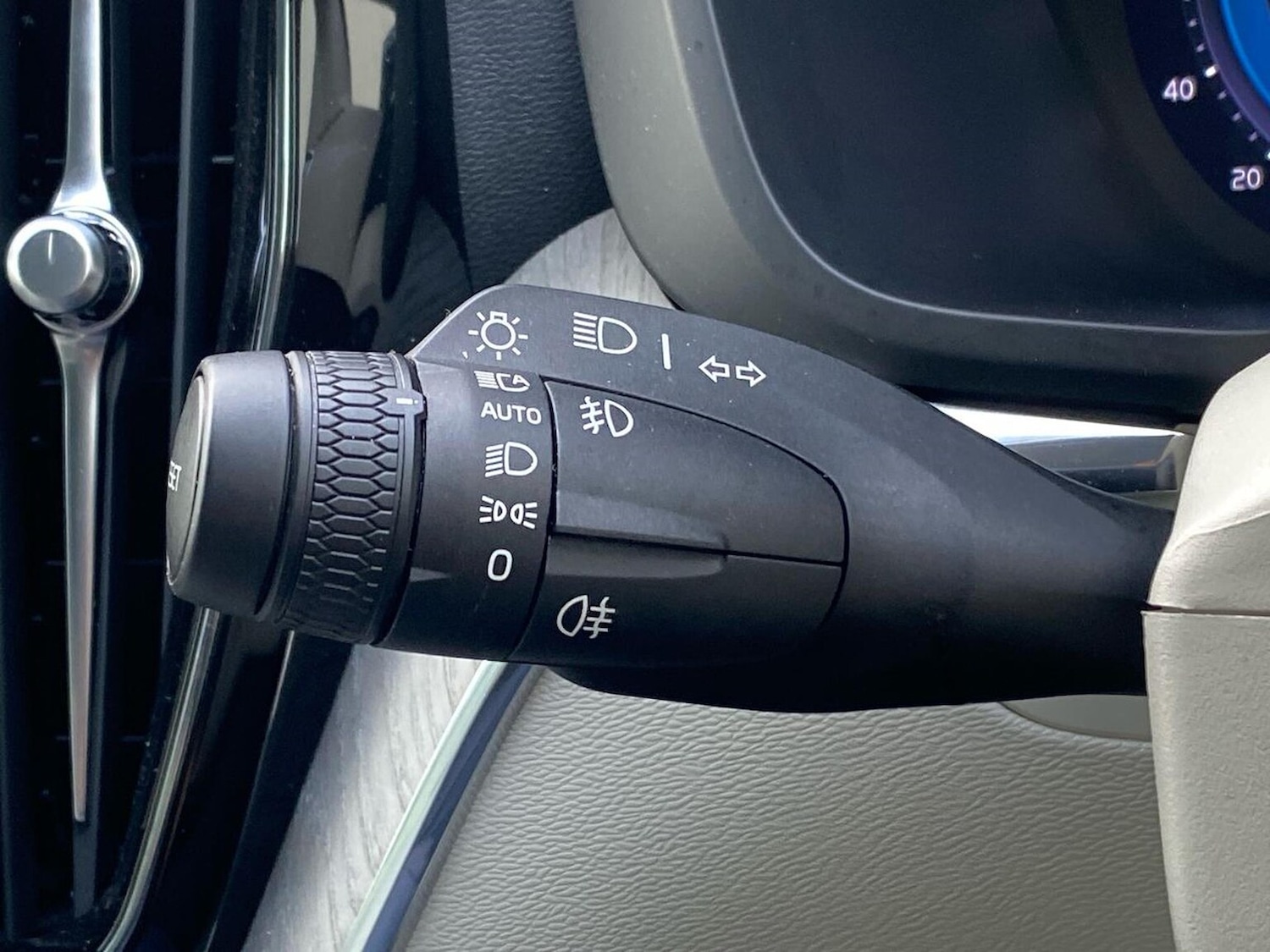 Used Volvo XC60 2023 for sale - 76402417: Photo 30