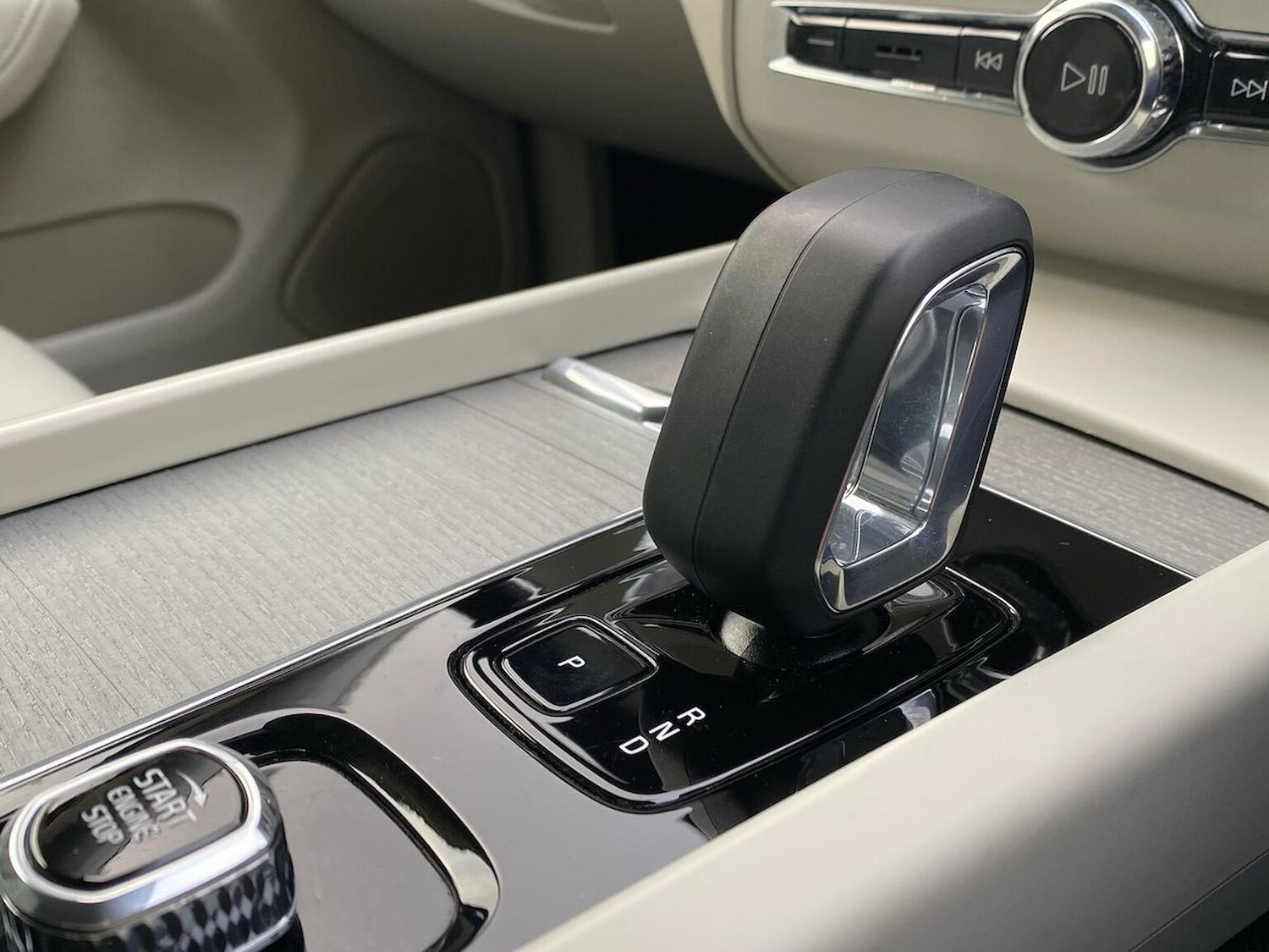 Used Volvo XC60 2023 for sale - 76402417: Photo 39