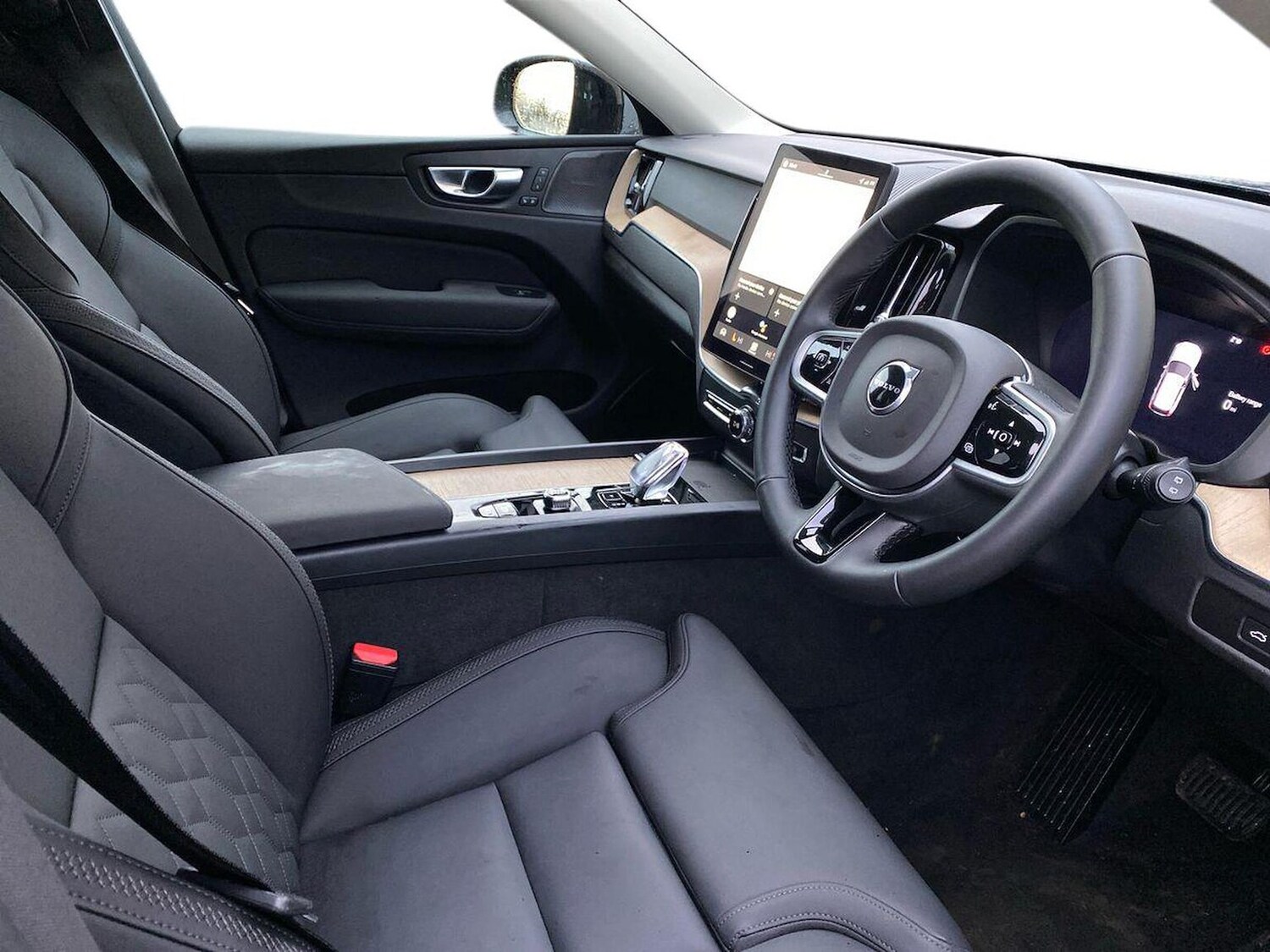 Used Volvo XC60 2025 for sale - 77676306: Photo 15