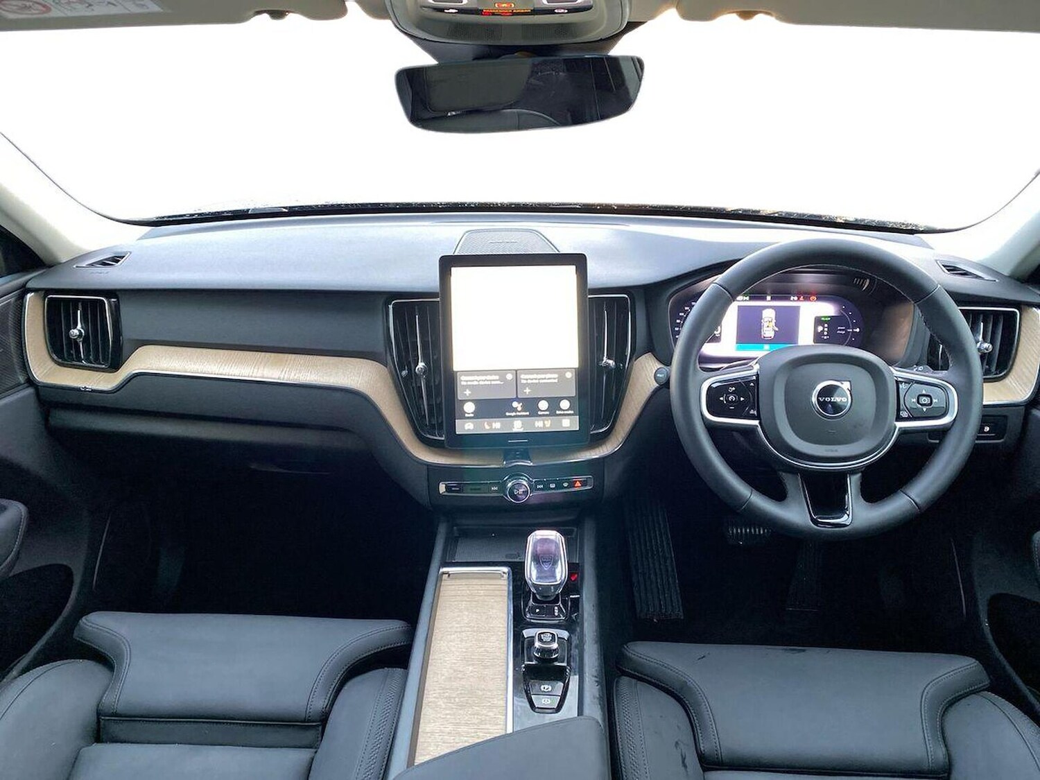 Used Volvo XC60 2025 for sale - 77676306: Photo 8