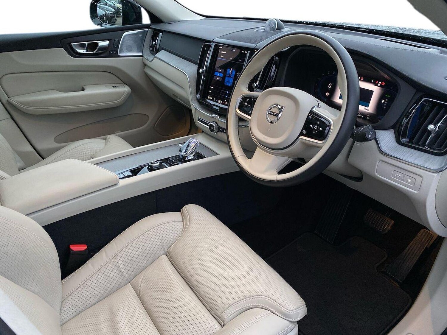 Used Volvo XC60 2025 for sale - 76969979: Photo 16