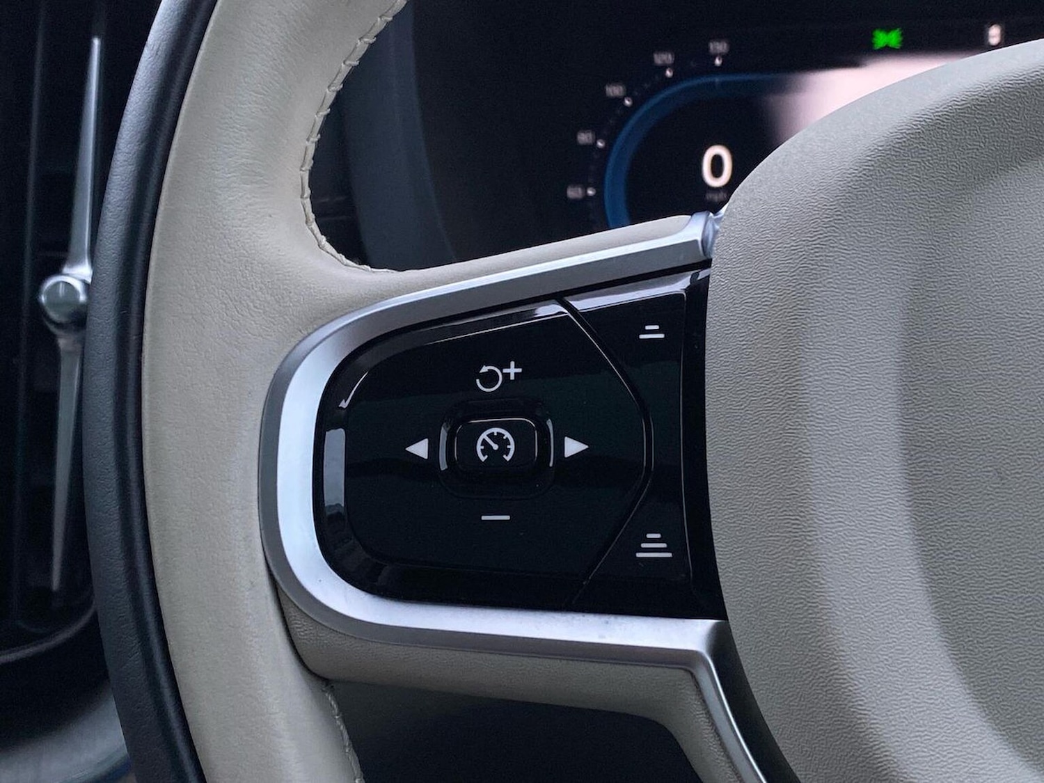 Used Volvo XC60 2025 for sale - 76969979: Photo 27