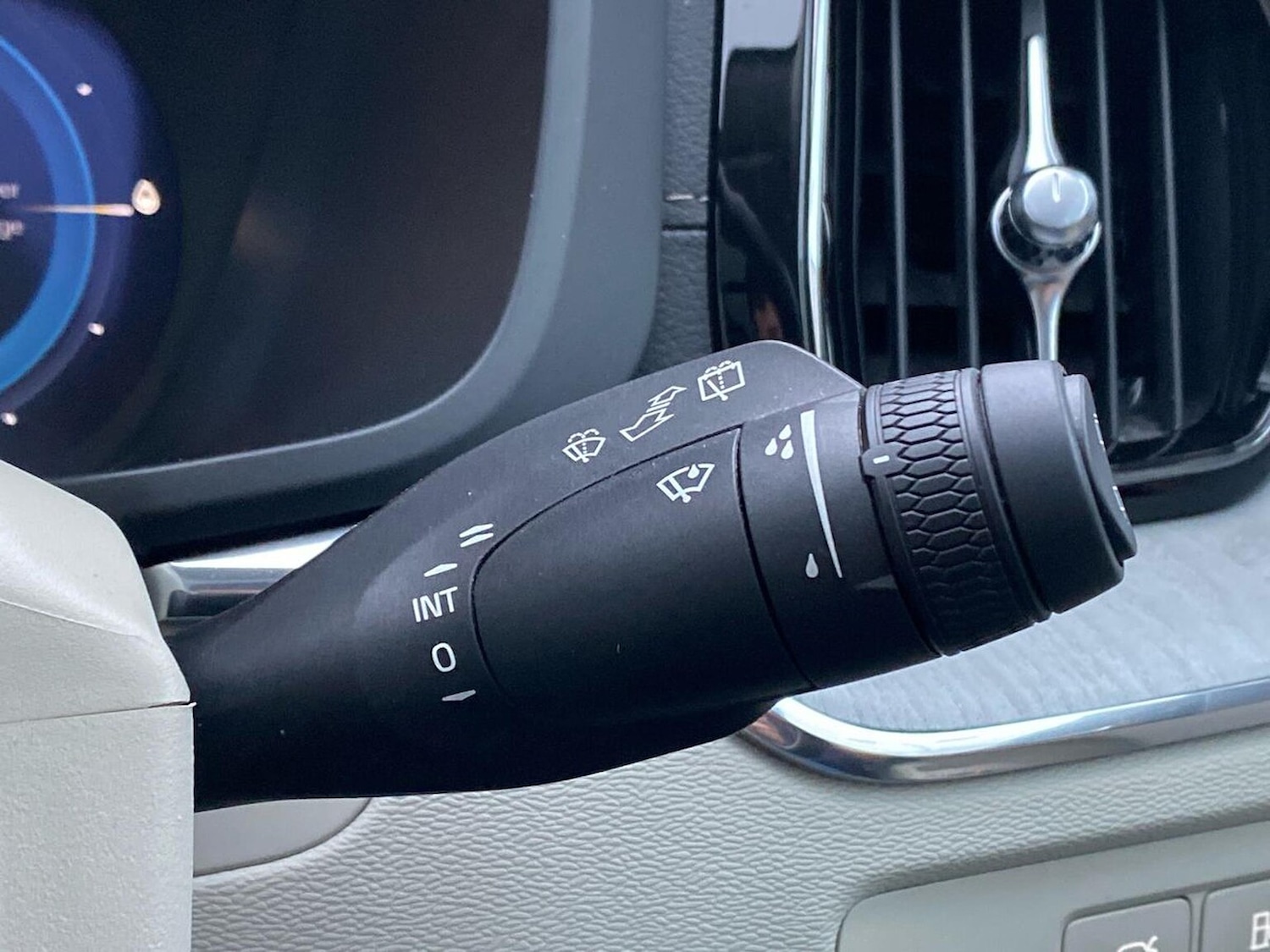 Used Volvo XC60 2025 for sale - 76969979: Photo 28