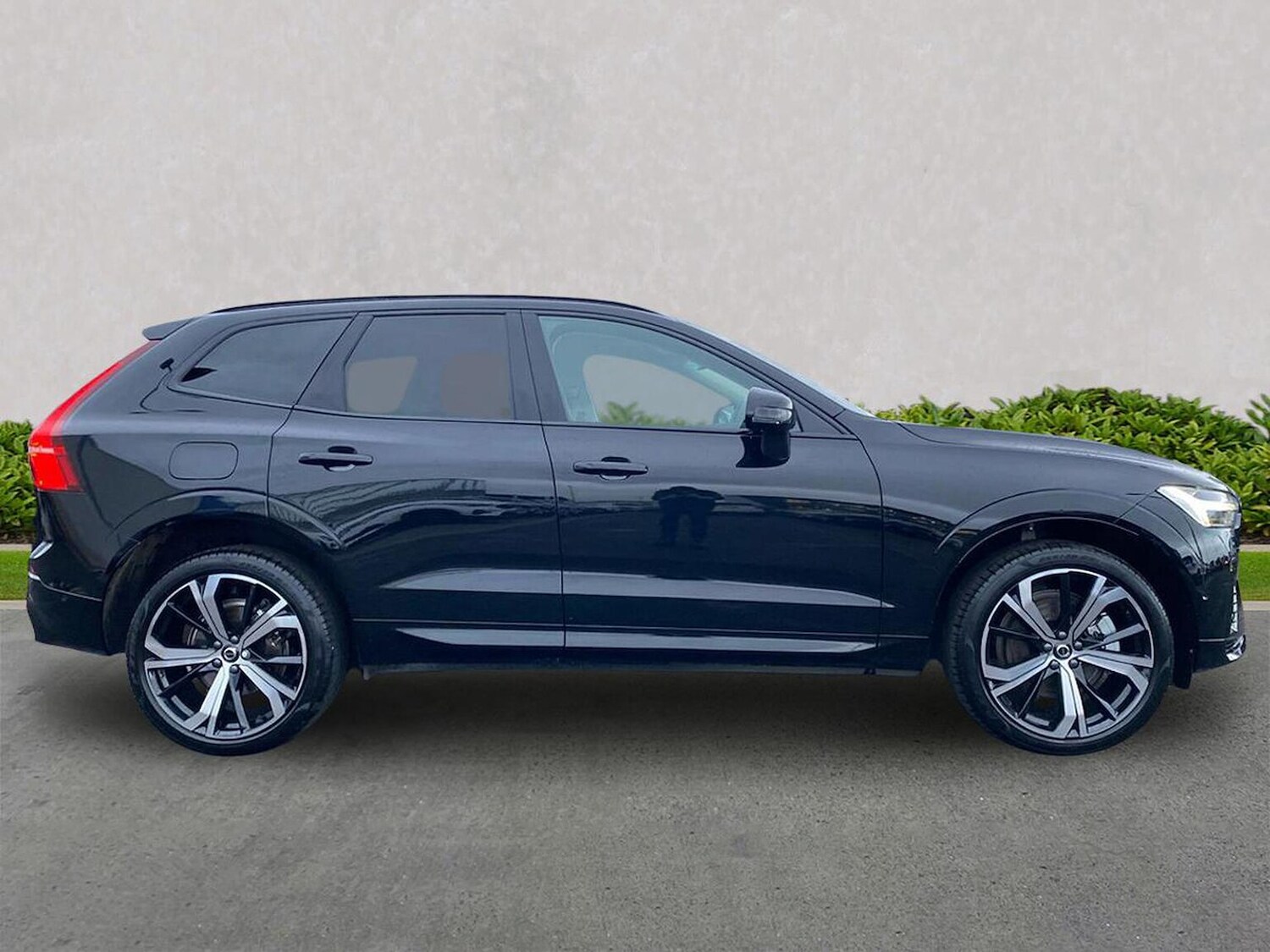 Used Volvo XC60 2025 for sale - 76969979: Photo 4