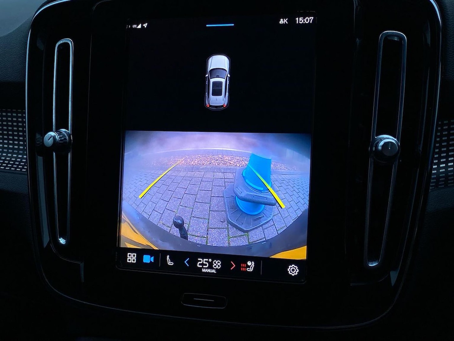 Used Volvo XC40 2022 for sale - 76613625: Photo 24